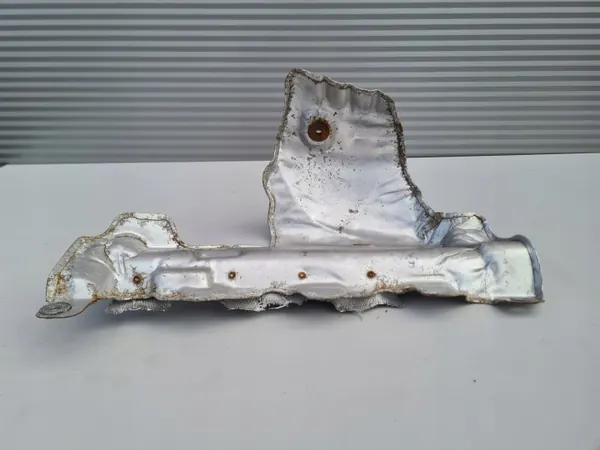 Katalysator värmesköld Opel Astra K 1.6 Turbo OEM 55590435 image 5