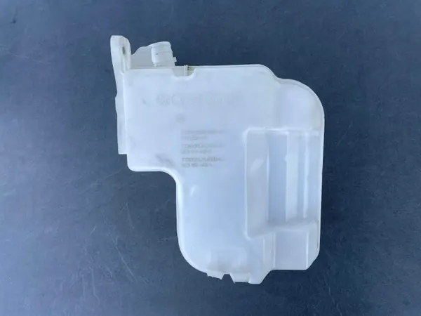 Pompe de réservoir lave-glace OEM 8Y0955449 Audi A3 image 2