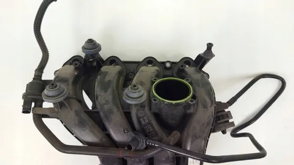 Skoda Fabia III 1.6 MPI Coletor de admissão 04E129712G image 4