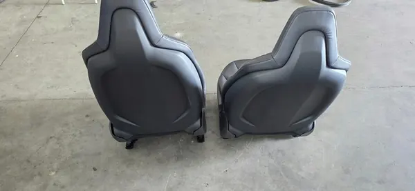 Driver Seat Left Front Tesla Model S Leather OEM 1085815-00 image 8