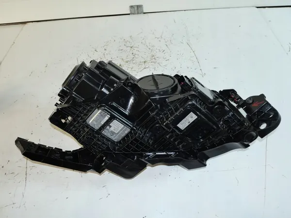 VW Golf VI farol bi xenon esquerdo image 9