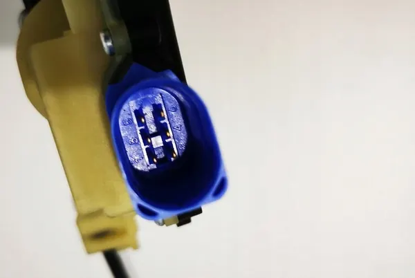 VW POLO 9N MKIV Hintere Rechte Türschloss Y3B4839016AN 6PIN image 4