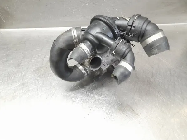 Pompe à eau BMW OEM 70285320 - État utilisé image 3