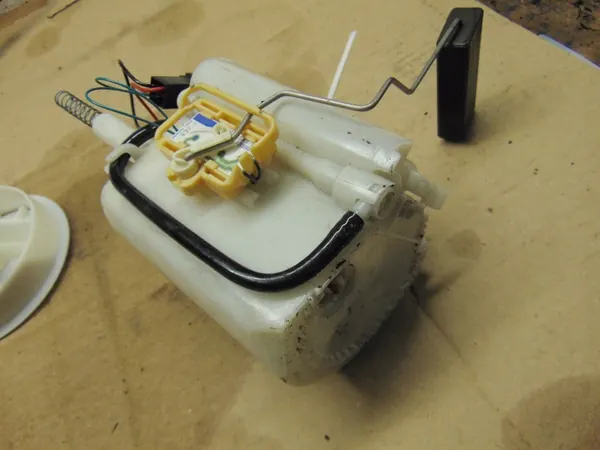 Brandstofpomp Mercedes W203 2.0 Compressor Benzine Europa image 3