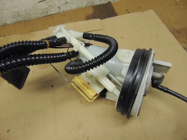 Brandstofpomp Mercedes W203 2.0 Compressor Benzine Europa image 6