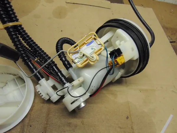 Brandstofpomp Mercedes W203 2.0 Compressor Benzine Europa image 7