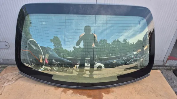Mercedes W213 Heckkarosserieglas OEM - Gebraucht image 2