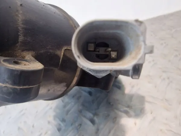 Audi OE 059115389G Oljefilterhus - Begagnad image 4