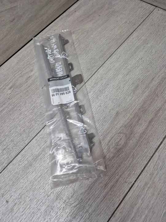 Renault Captur II Kromgrill Trim 960109582R image 3