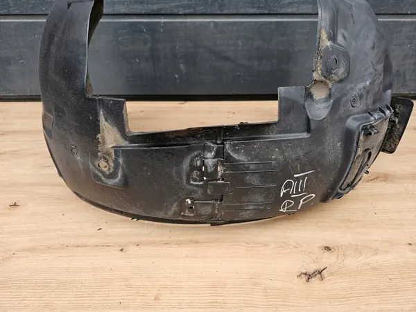 Front Right Wheel Arch Opel Astra H 2005 OEM 13125605 image 3