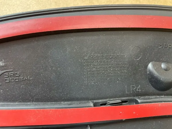 Vänster Bakre Sidolist OEM 8K9853817A Audi A4 B8 image 7
