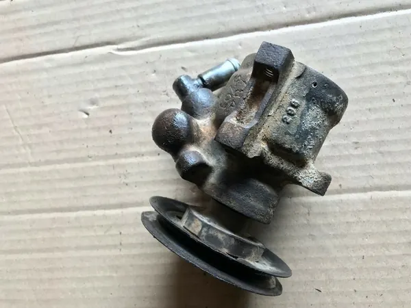 Bomba de direção assistida Volkswagen PASSAT B3 1988 OEM 027145255 image 2