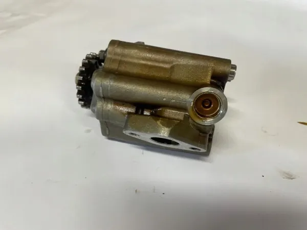 Bomba de aceite Ford OE F2GE-6600-AA - Pieza usada image 3