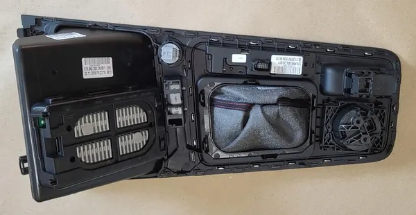 Mittelkonsole Schalter mit Induktionslader Seat Ateca OE image 10