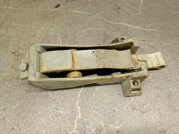 Butée de porte Mercedes W116 OEM 1167230027 - Occasion image 7