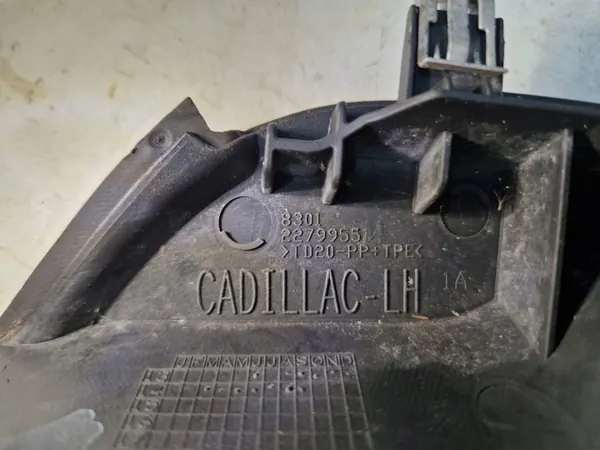 Cadillac Escalade IV 2014 Cache de Sabot Gauche OEM 2279952 image 5