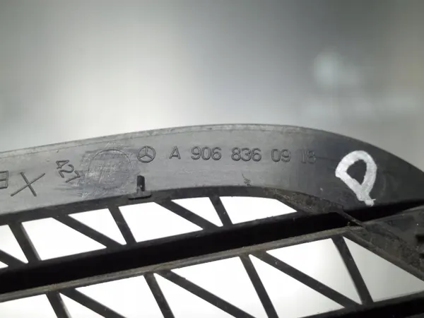 Oikea ritilä OEM A9068360918 Mercedes Sprinter W906:lle image 4