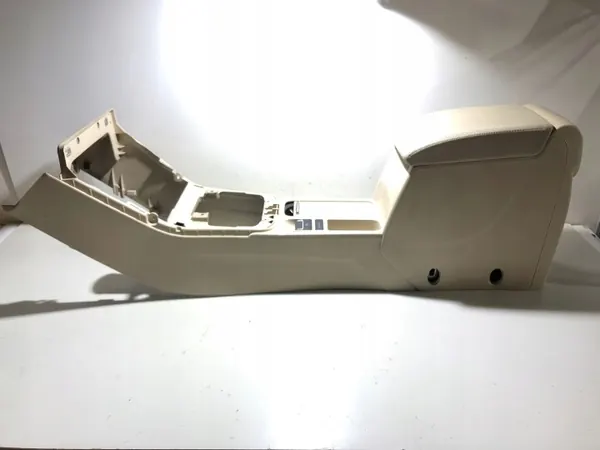 Volkswagen Tiguan Armlehne OEM 5N1863243C - Gebraucht image 2