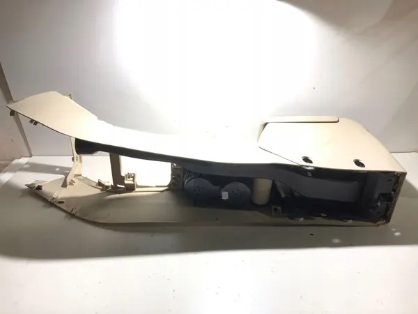Volkswagen Tiguan Armlehne OEM 5N1863243C - Gebraucht image 10