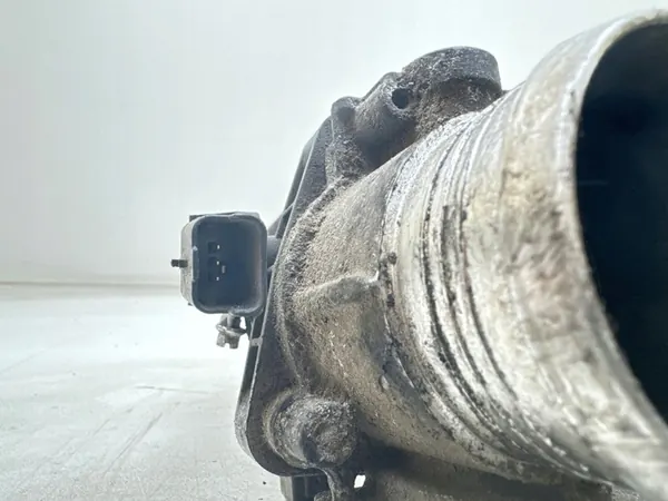 Corpo de borboleta Ford Focus 2009 9E926 image 3