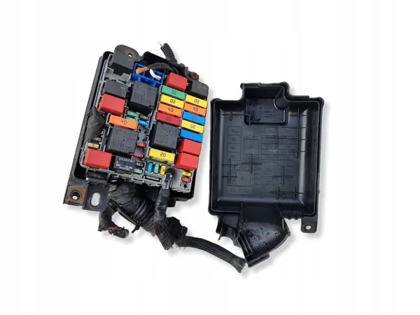 Sulakekotelo OEM SKO106445 Opel Combo 3 D 1.3 CDTI:lle image 2