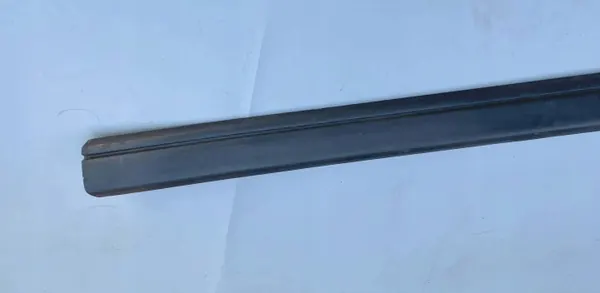 Mercedes-Benz E W124 Dörrlist Höger Fram OEM LEP4974 image 3