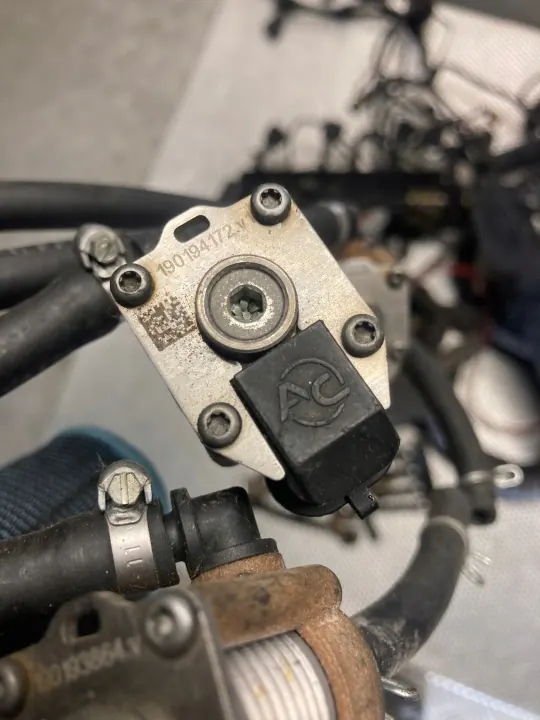 OEM-kaasusuutinsarja BMW 740i 4.4i M62b44:lle image 2
