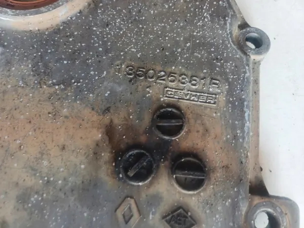 Dacia Steuerdeckel OEM 135025381R - Gebraucht image 3