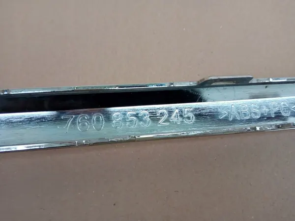 VW Touareg Etupuskuri Kromilista 2017 image 5