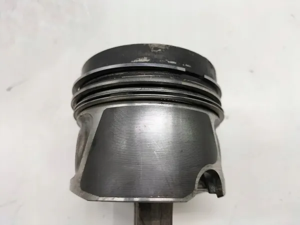 Mäntä Vipusarja OEM 32R2 2.0 TDI - Käytetty image 3