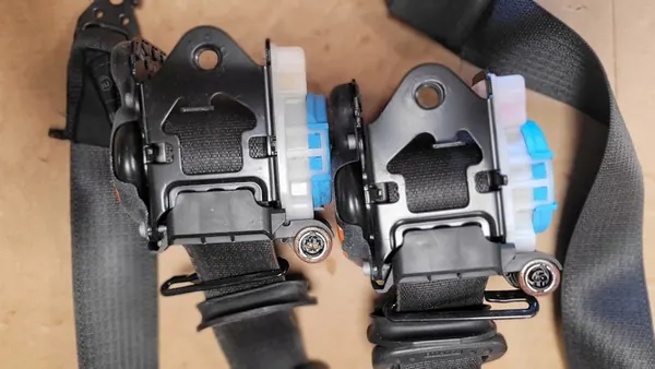 2x Seat Belt Tensioner Right Opel Insignia A Lift OEM image 3