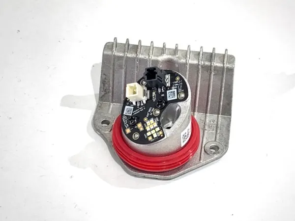 Módulo LED OEM G492151150 para Hyundai i30 - Usado image 3