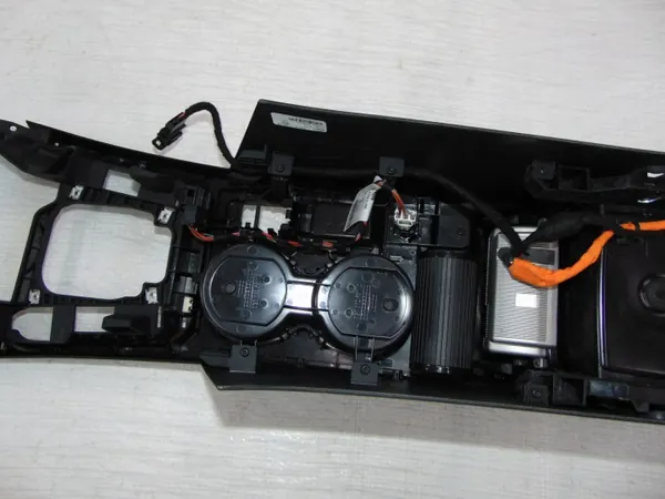Convertisseur Tunnel PASSAT B8 150W USB Type C OEM image 5
