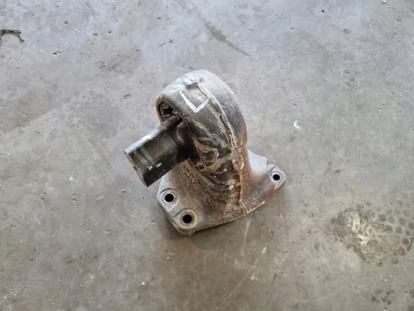 Suporte motor esquerdo OEM 5147191AC para Jeep Wrangler JK image 2
