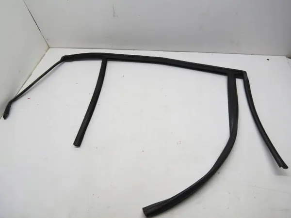 Dörrtätning Vänster Bak OEM KRO12867 för Volvo V60/S60 image 6