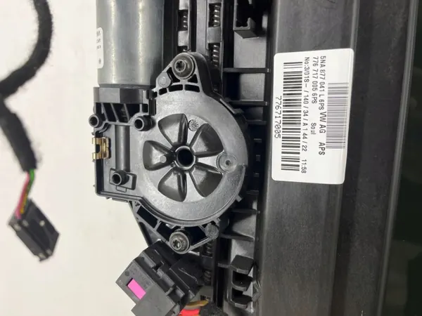 Techo solar Volkswagen Tiguan OEM 5NA877041L - Usado image 5