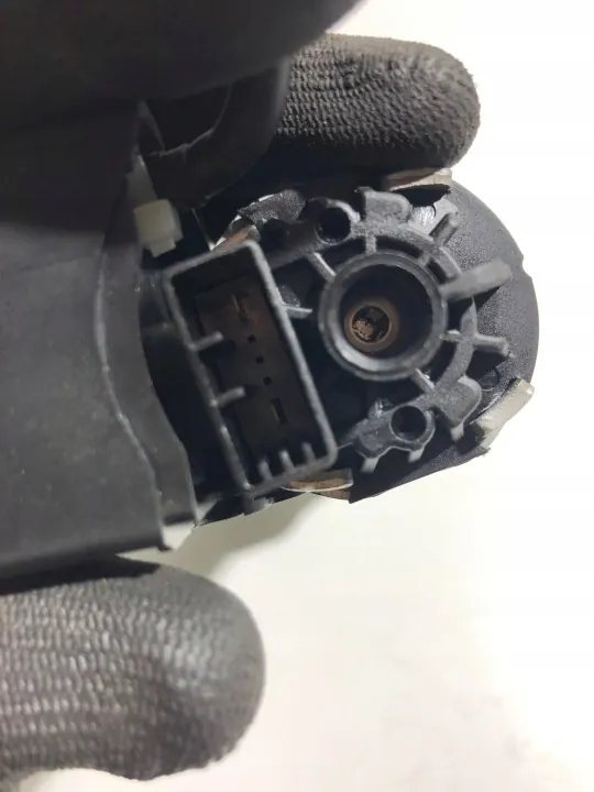 Audi Q7 4L 2008 Actuador Portón OEM 4L0910945 image 6