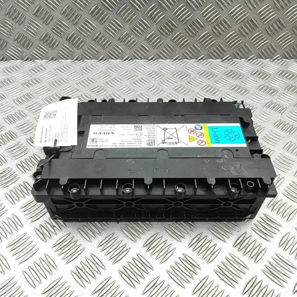 Volvo V90 II Break Batterie 2024 OEM 32393933 image 2