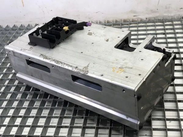 Käytetty hybridiakku OEM 4N0915441E Audi A8 D5:lle image 3