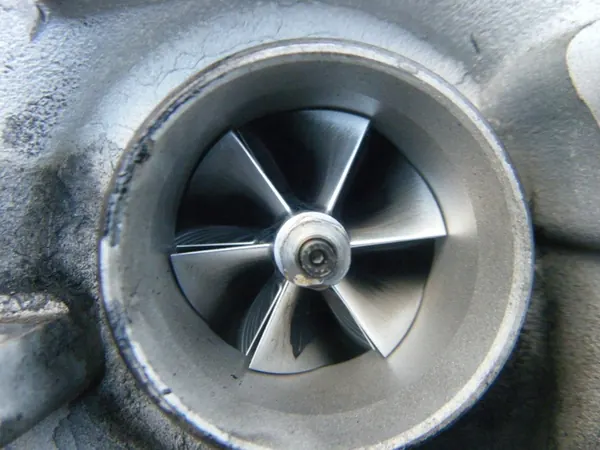 Turboaggregat VW Audi Skoda Seat 2.0 TDI image 6