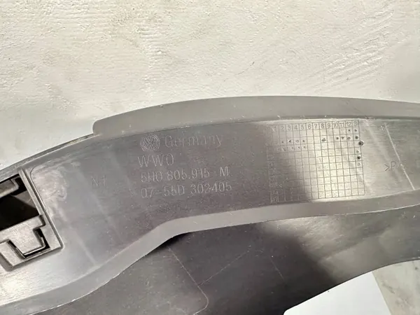 Placa de soporte parachoques OEM 5H0805915M VW Golf 8 image 7