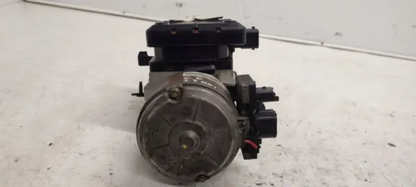 Pompe de suspension Citroen C5 I Lift OEM 9654068680 image 4