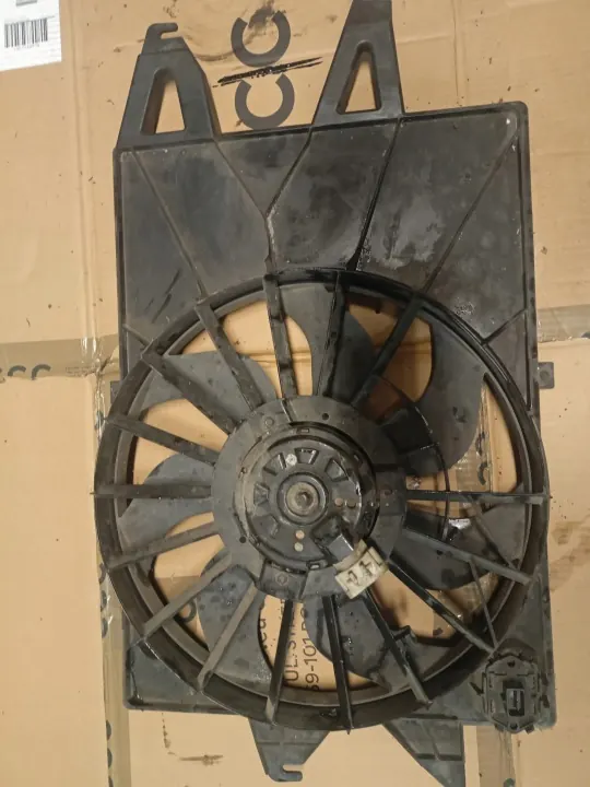 Ventilateur radiateur Ford Mondeo Mk3 OEM 95BB-8146-AA image 2