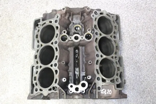 Land Rover Moottorilohko OEM 306DT 9X2Q-6015CC image 2