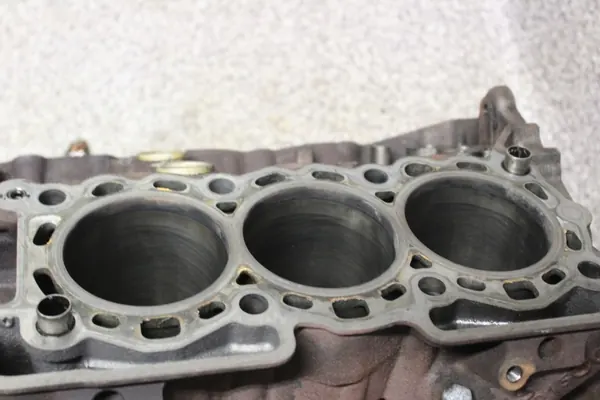 Land Rover Moottorilohko OEM 306DT 9X2Q-6015CC image 4