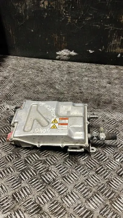 Tesla Inverter met Converter OEM 1060985-00-C image 3