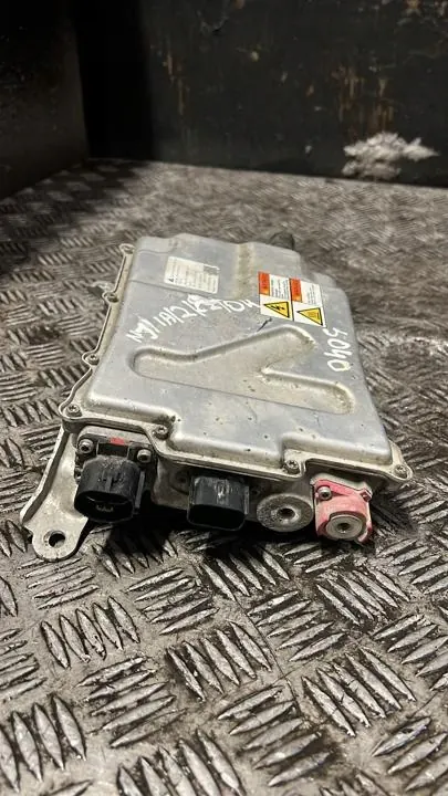 Tesla Inverter met Converter OEM 1060985-00-C image 4