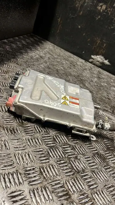 Tesla Inverter met Converter OEM 1060985-00-C image 5