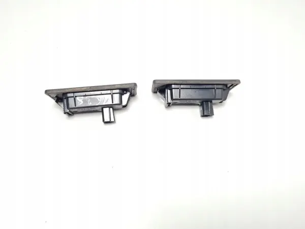 Feu de plaque Audi A4/S4 B9 8W OEM 2127210S image 3