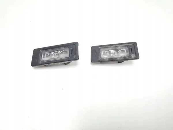 Feu de plaque Audi A4/S4 B9 8W OEM 2127210S image 4